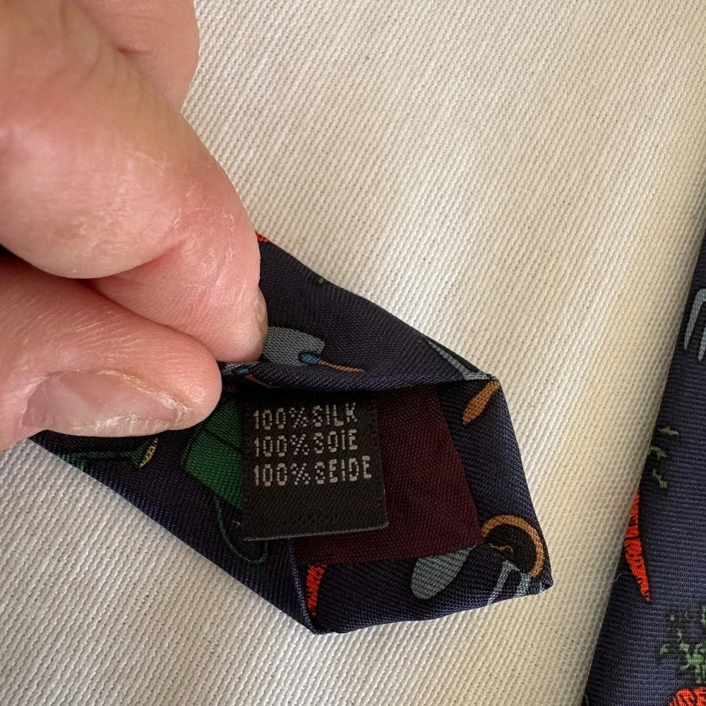 Magnificent Mouchoirs Mens Silk Tie Navy Garden Novelty Watering Can‎ Carrots